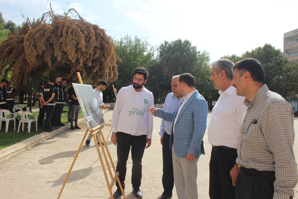 Nusaybin’de Yasin Börü ve arkadaşları anısına resim sergisi açıldı
