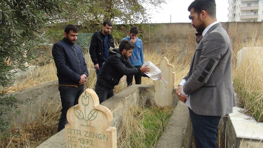 Şehit Muhammed Ata şehadet yıl dönümünde mezarı başında anıldı