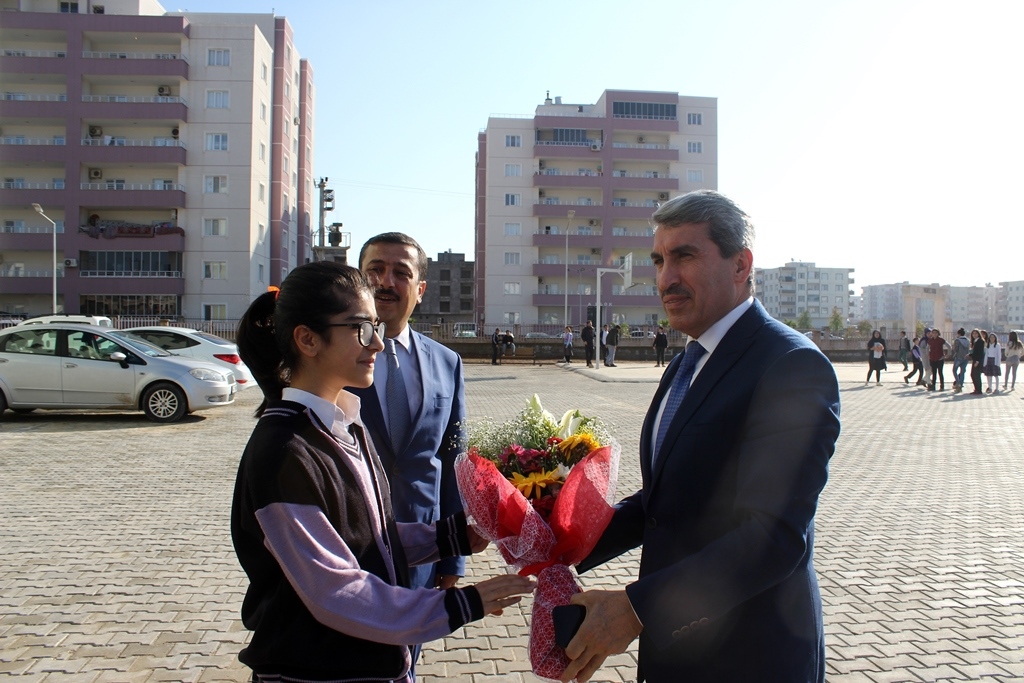 Türkiye Öğrenci Meclisi Nusaybin’e Kütüphane yaptı