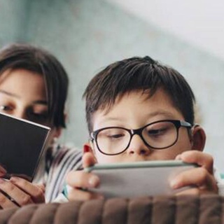 Dijital ekranlar çocuklarda miyopi riskini arttırıyor!