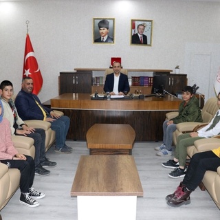 Gönüllü öğretmenlerin eğittiği öğrenciler bursluluk sınavını kazandı
