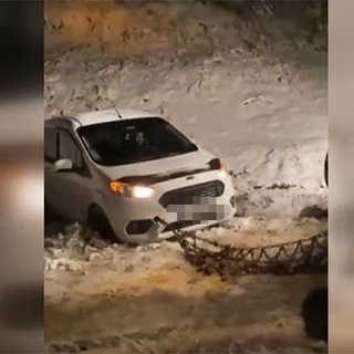 Karda mahsur kalanların imdadına ekipler yetişti