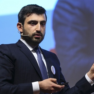 Selçuk Bayraktar’dan gençlere burs başvurusu çağrısı