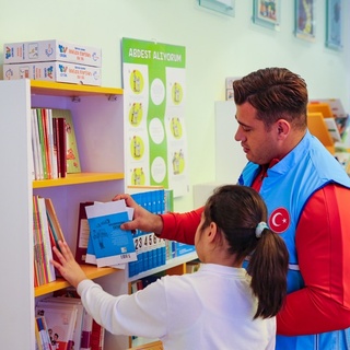 TDV’den Öğretmenler Günü’nde “Hediyem Kitap Olsun” etkinliği