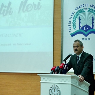 Bakan Özer: Dinini bilen insanların vali, bürokrat olmasını istemediler