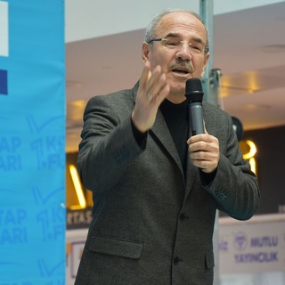 Eğitimci-Yazar Halit Ertuğrul: Başarının en önemli sebeplerinden birisi arkadaş gruplarıdır