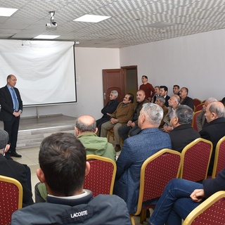 Muhtarlar aile okulu projesi eğitimlerine katıldı