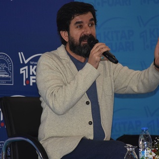 Yazar Serdar Tuncer: Asıl ihya edilmesi gereken gönüller ve zihinlerdir