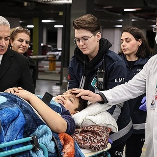 1374 depremzedenin tedavisi sürüyor