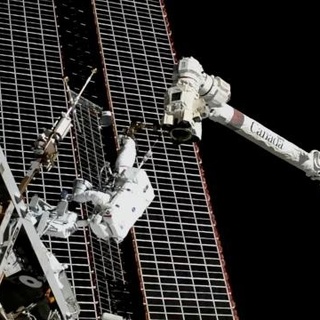 Astronotlar uzay yürüyüşünde