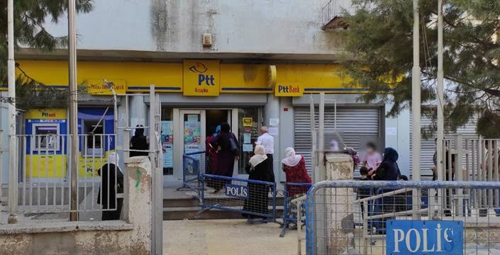 Depremde hasar gören Nusaybin PTT binası kapatıldı