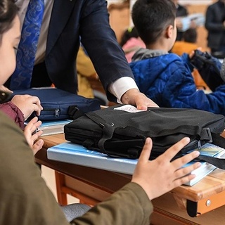 Depremzede öğrencilere bakanlıktan kırtasiye seti, 26 milyon ders kitabı ve yardımcı kaynak