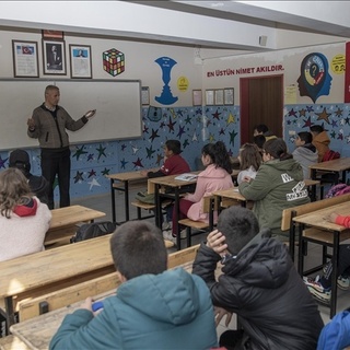 Deprem bölgesindeki 4 ilde öğretmenlere yer değişikliği hakkı
