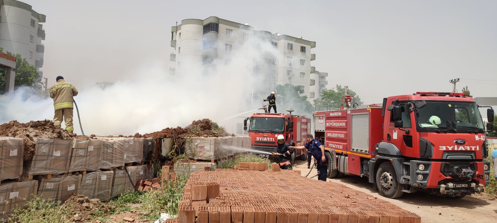 Nusaybin&#8217;de Park halindeki motosiklet alev alarak yandı, Nusaybin Medya