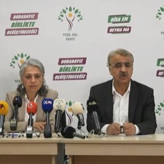 Masaya kendi iradesiyle oturmadı ki, kendi iradesiyle kalksın