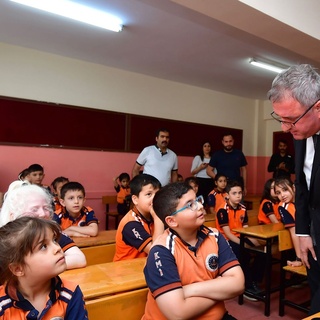 Gaziantep’te karneler dağıtıldı, öğrenciler yaz tatiline girdi