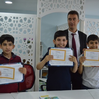 Özel gereksinimli öğrencilerin karne heyecanı