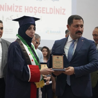 Afrin Eğitim Fakültesi ilk mezunlarını verdi
