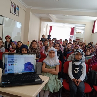 Bitlis İl Müftülüğü yaz Kur’an kurslarına yönelik bağımlılık seminerleri düzenliyor