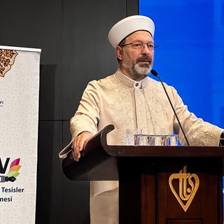 Diyanet İşleri Başkanı Erbaş: Yurtlarda gençlerimiz için manevi rehberler görevlendiriyoruz