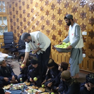Umut Kervanından Afganistan&#8217;da medrese öğrencilerine sıcak yemek, Nusaybin Medya
