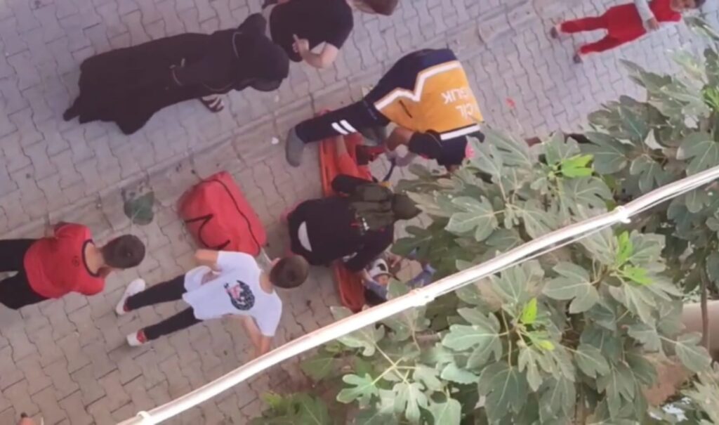 Nusaybin’de incir ağacından düşen çocuk yaralandı