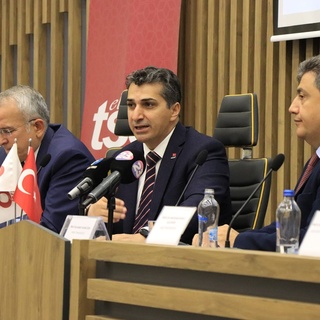 Elazığ’da “Akıllı Şehirler ve Akıllı Belediyecilik” paneli düzenlendi