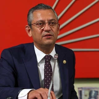 ÖZGÜR ÖZEL ATATÜRK’E KARŞI