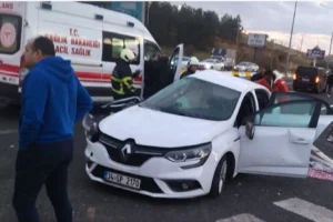 Tır ile otomobilin karıştığı kazada 2 ölü, 2 yaralı