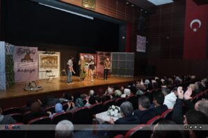 Filistin’i anlatan “Gün Doğmadan” tiyatro oyunu Mardin’de sahnelendi