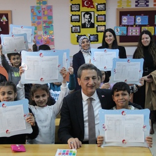 Bitlis’te 94 bin öğrenci karne alarak yarıyıl tatiline girdi
