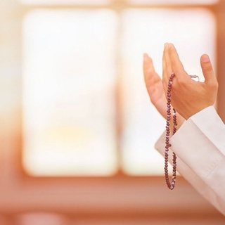 “Ey iman edenler! Yahudileri ve Hristiyanları veli edinmeyin…”