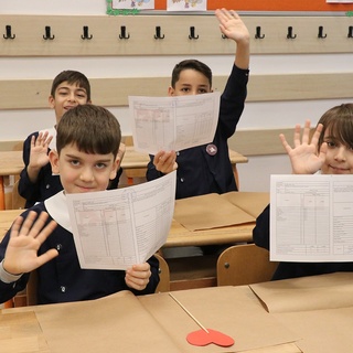 İstanbul’da yaklaşık 3 milyon öğrenci karne heyecanını yaşadı