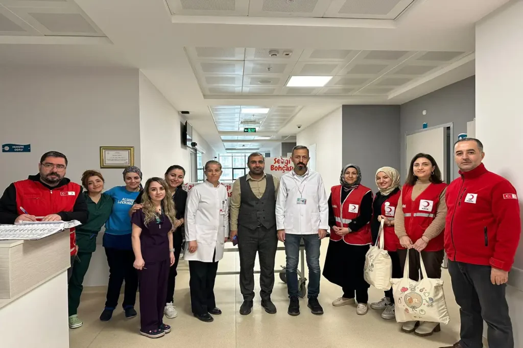 Kızılay asırlık “Sevgi Bohçası” geleneğini devam ettiriyor