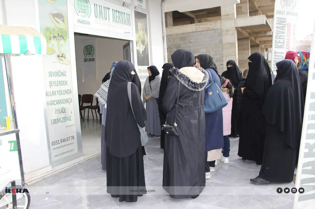 Mardin’de kadınlar ziynetlerini, çocuklar kumbaralarını Gazze için bağışladı