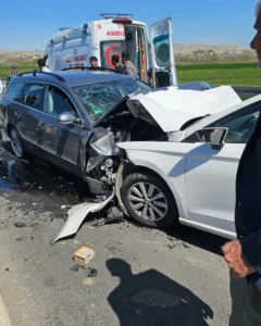 Nusaybin’de iki otomobil çarpıştı, 4 yaralı