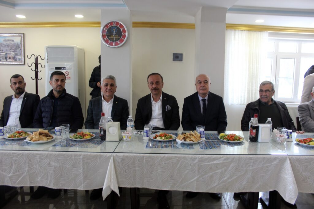 Mardin AK Parti Belediye Başkan Adayı Abdullah Erin, Nusaybin’de Kanaat Önderleriyle Buluştu