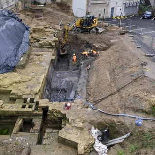 650 yıllık kalenin üstüne otel dikmişler