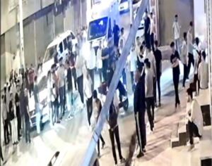 Nusaybin´de Otomobil ile Motosiklet Çarpışması Güvenlik Kamerasına Yansıdı: 2 Yaralı