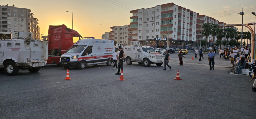 Nusaybin’de TIR’ın Çarptığı Kadın Hayatını Kaybetti: Kaza Anı Güvenlik Kamerasında