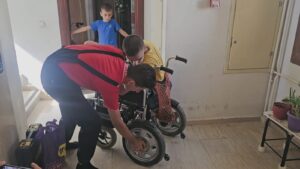 Nusaybinli Hayırsever Avcı, Engellilerin Akülü Sandalyelerini Ücretsiz Tamir Ediyor