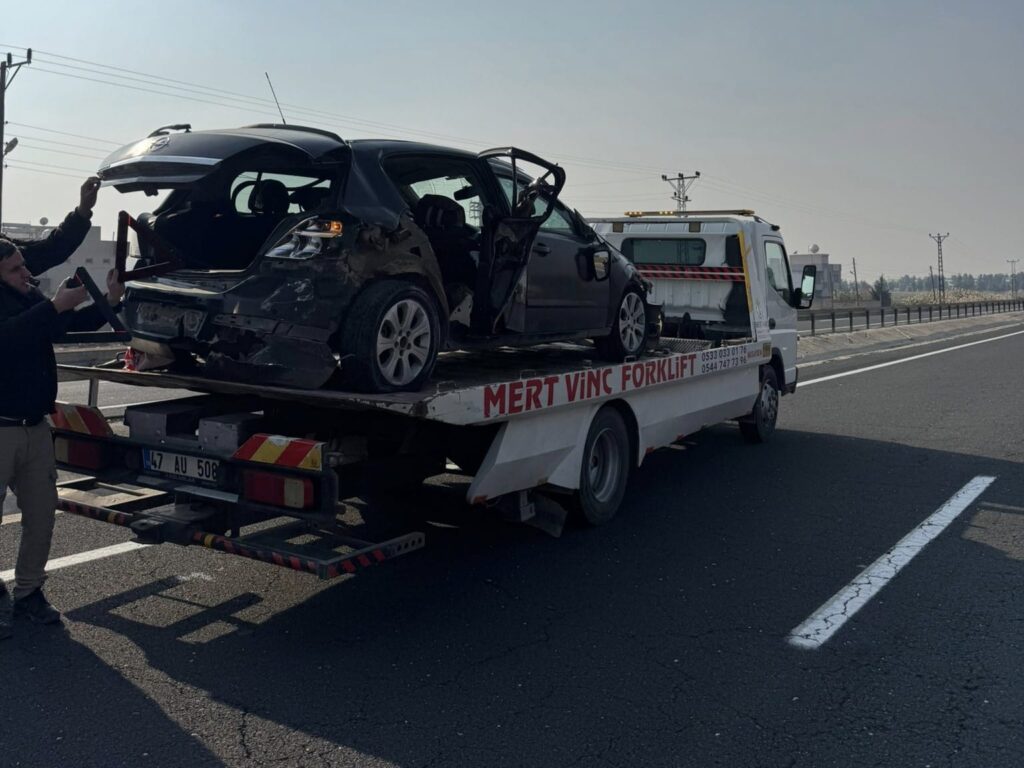 Nusaybin’de otomobilin bariyerlere çarpması sonucu 4 kişi yaralandı
