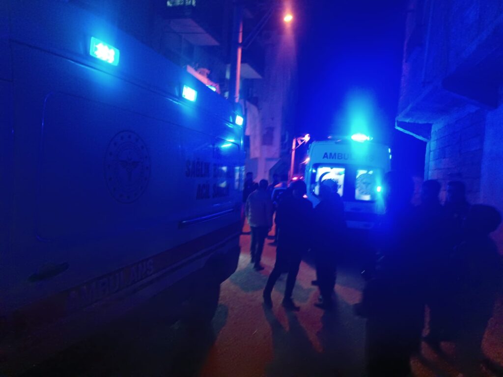 Otomobil kontrolden çıktı, 3 kadına çarptı: 3 yaralı