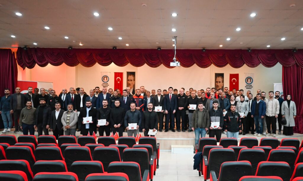 Nusaybin’de Afetlere Hazırlıkta Kritik Adım: AFAD Gönüllülerine Kimlikleri Verildi