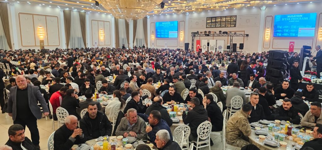 Mardin Valiliği ve Büyükşehir Belediyesinden Nusaybin’de iftar program