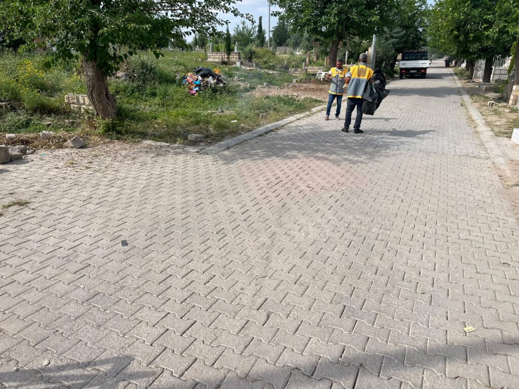 Nusaybin’de Mezarlıklar Bayrama Hazırlandı