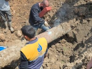 Nusaybin’de içmesuyu hattında yaşanan arıza, MARSU ekiplerinin çalışması sonucu giderildi.