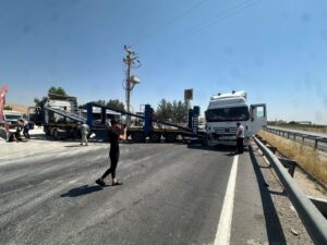 Nusaybin’de TIR’ın çarptığı TIR kazasında 1 kişi yaralandı