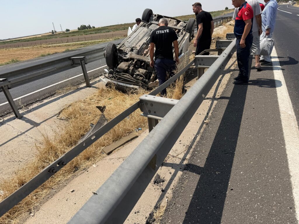 İpekyolu’nda takla atan otomobilin sürücüsü yaralandı