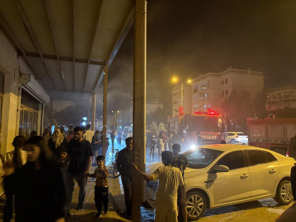 Nusaybin’de iş yeri yangında kullanılamaz hale geldi